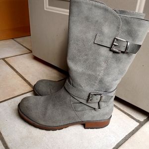 Maurcies buckle boots size 9